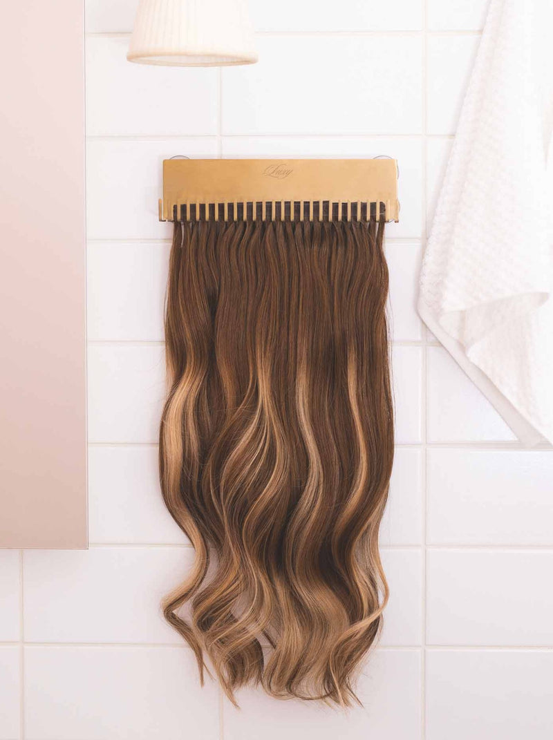 DIY Holder for your Hair Extensions: clip your extensions on the